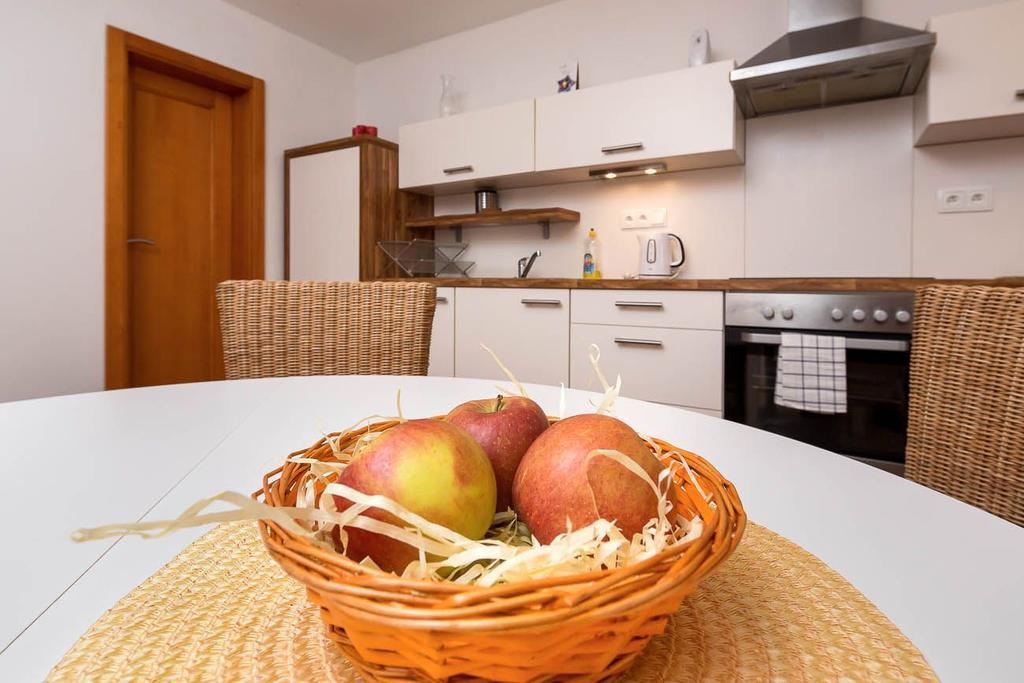 Apartmany Pod Namestim Телч Экстерьер фото