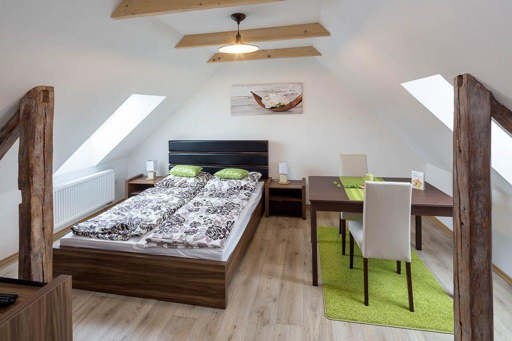Apartmany Pod Namestim Телч Экстерьер фото